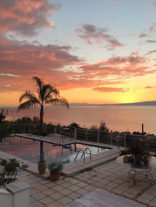 Marine'S Lux Villa:Golden Sunset Kalamata Exteriör bild