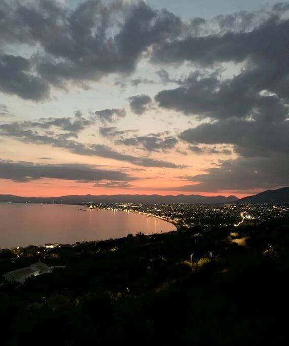 Marine'S Lux Villa:Golden Sunset Kalamata Exteriör bild